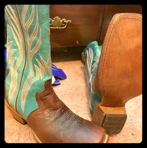 Women's twisted x boots